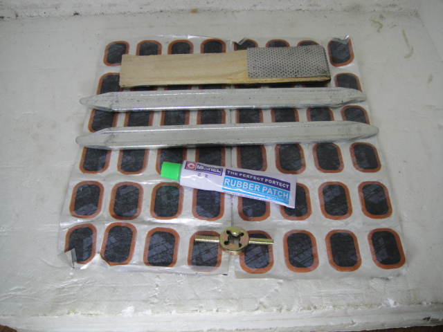 新款品質型摩托車電動車補胎工具補胎套裝撬棒冷補膠搓皮氣門扳手在類目 自行車/騎行裝備/零配件, 自行車修車工具, 補胎片中 - 來自Buy2taobao.com提供專業的淘寶代購服務