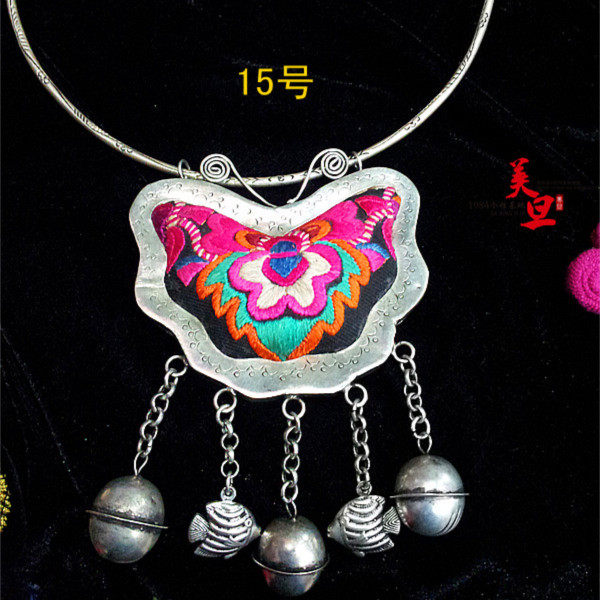 [美旦]杨丽萍风格手工苗银老绣项圈[花蝴蝶坠鱼]民族风老绣片项链