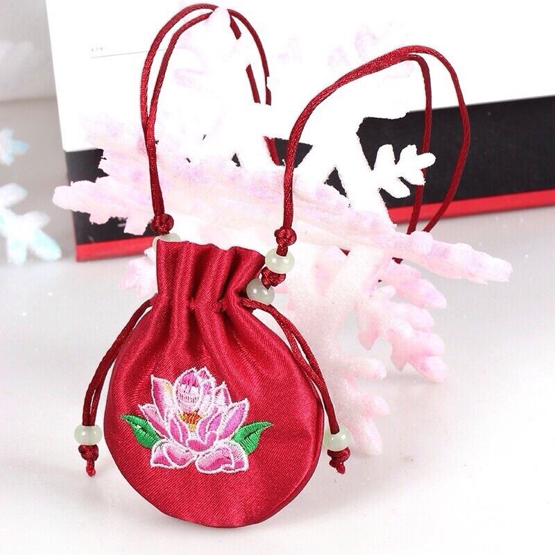 特价—婴儿宝宝纪念品/DIY胎发胎毛吊坠收藏储存袋刺绣锦囊在类目 玩具/童车/益智/积木/模型, 宝宝纪念品/个性产品, 胎毛挂坠/挂件中 - 来自Buy2taobao.com提供专业的淘宝代购服务