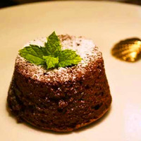 爆浆巧克力-糕点黑巧克力熔岩蛋糕 熔浆流心爆