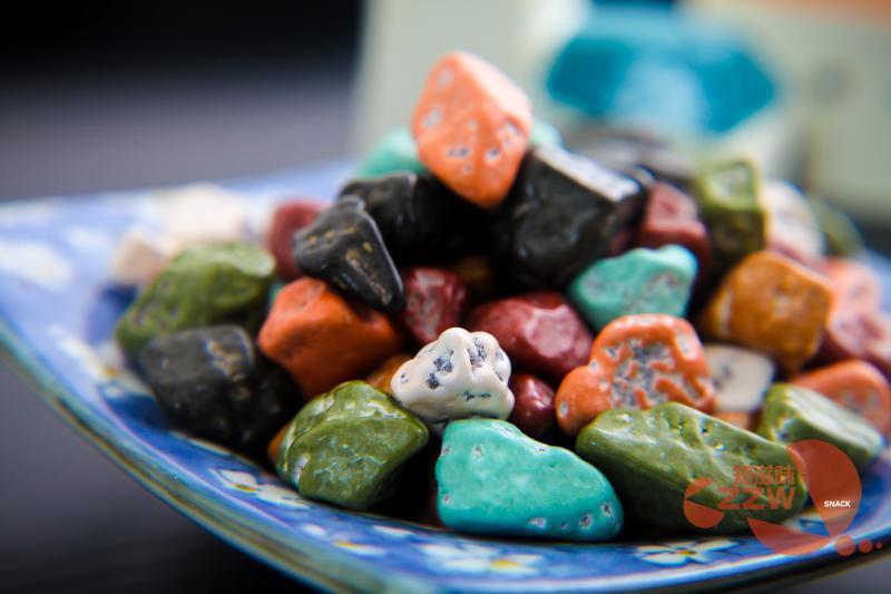 80后经典怀旧零食 彩色石头糖 巧克力 酸奶 奶