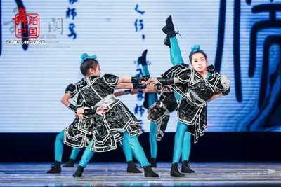 高档六一儿童花木兰出征舞蹈演出服男女士兵盔甲服古装戏曲将军表