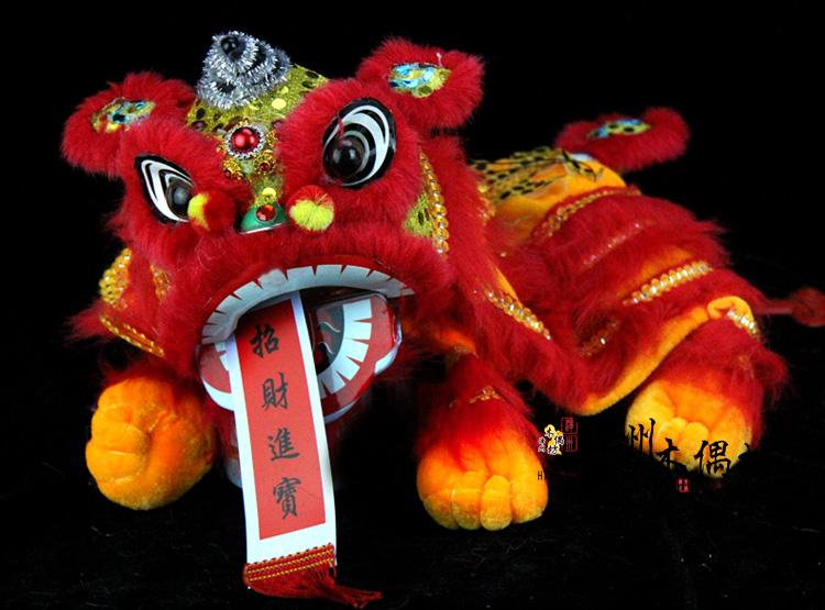 A lucky lion Yellow with red hair Red Lion A lion Kids dolls Hand cloth footin the Arts and crafts , Folk arts and crafts Features , Puppet category - from Buy2taobao.com to provide professional Taobao agent buy service