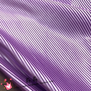 服装布料 浅紫色细条纹风琴褶压皱百褶仿真丝色丁 电光长裙子面料
