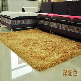 蜻蜓纱地毯绒高约为5-6厘米，底部采用双经纬棉布覆底，底部厚度约为0.