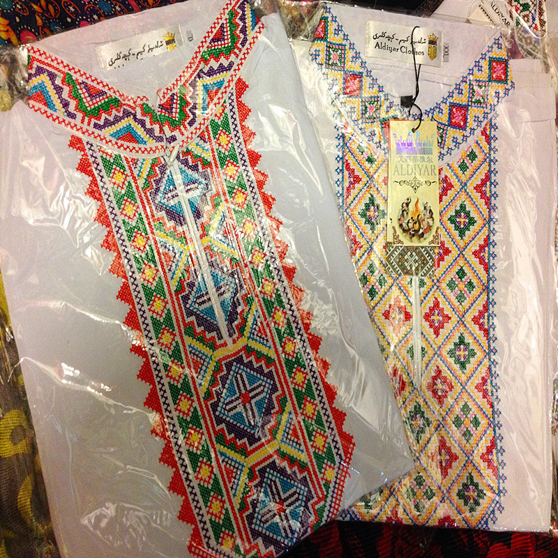 新疆維吾爾族服飾寸衫手工制作維吾爾族繡花服裝禮品在類目 女裝/女士精品, 唐裝/民族服裝/舞臺服裝, 民族服裝/舞臺裝中 - 來自Buy2taobao.com提供專業的淘寶代購服務
