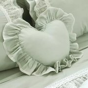 床上用品全棉爱心抱枕韩版公主蕾丝桃心形靠枕纯棉床上装饰品含芯