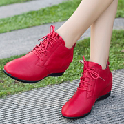 秋冬牛皮小白鞋内增高女鞋短靴坡跟，百搭红色休闲加绒鞋子单鞋