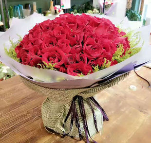 99朵红粉玫瑰纪念表白求婚花束，鲜花速递深圳香槟，玫瑰同城配送花店