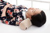 问雅颈椎护理枕头糖果枕修复颈椎用牵引枕，竹炭保健颈椎护颈枕圆枕