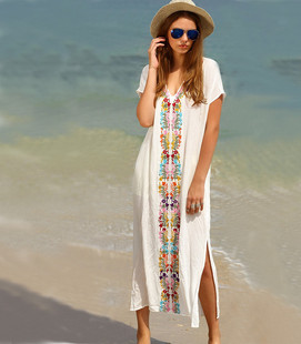 欧美白色绣花海边度假防晒衣，长裙沙滩裙泳衣女比基尼罩衫罩衣