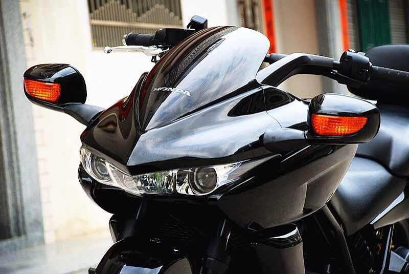 2010款本田\/HONDA大鲨鱼DN-01摩托车踏板车