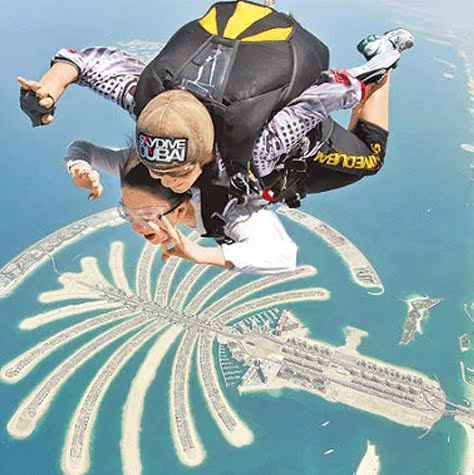 迪拜旅游\/自由行 迪拜跳伞 棕榈岛空中跳伞 飞机