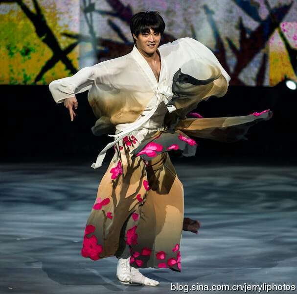 茹芸舞台演出服\/朝鲜族舞蹈服装\/自在\/刘福洋舞