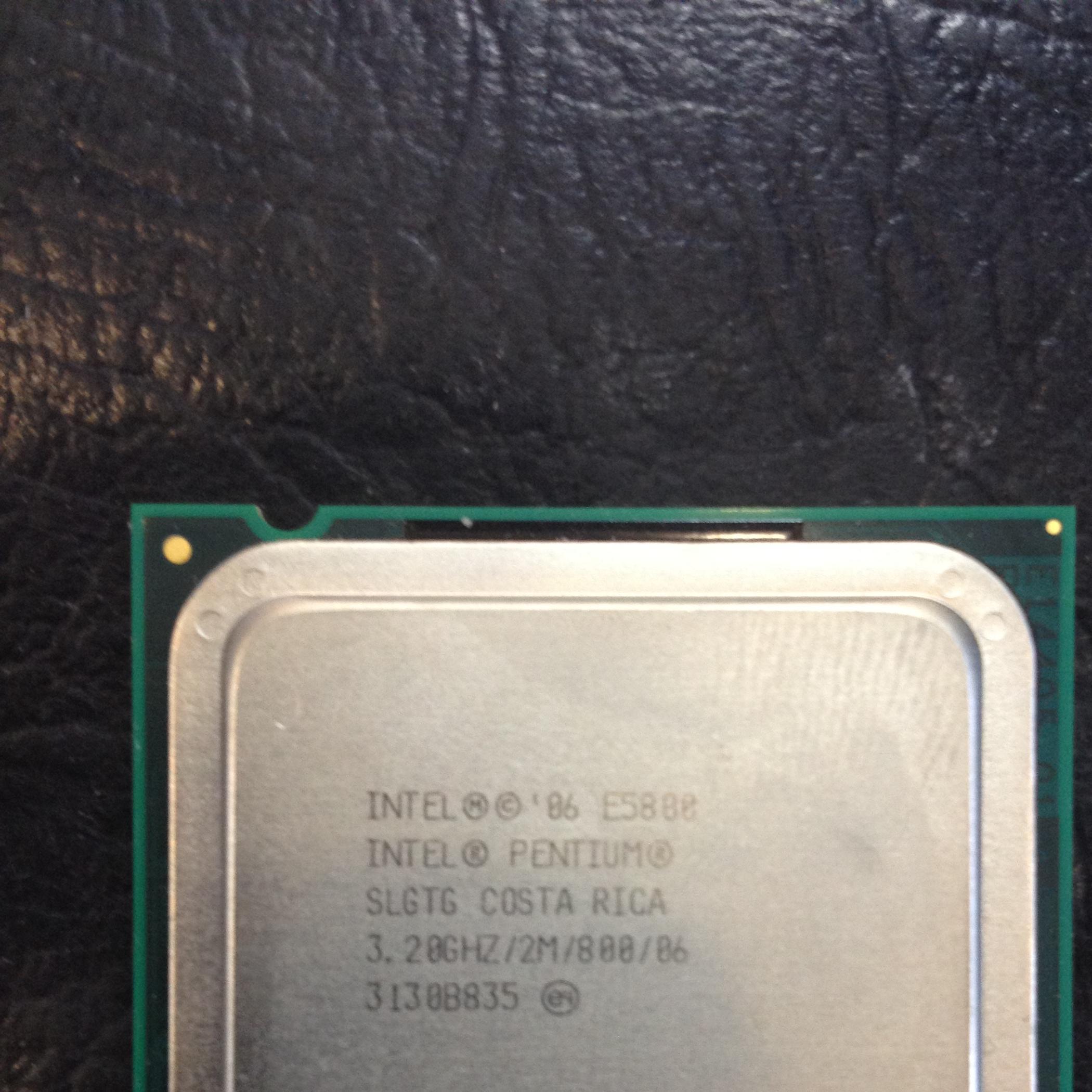 intel 奔腾2双核 e5800 cpu 一年包换 假一罚十 成色漂亮 现货!