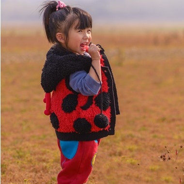 纯手工编织儿童七星瓢虫<em>珊瑚绒</em>线<em>马甲</em>新款婴儿