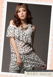 求,只对你有感觉mv 里面 hebe 穿的灰色衣服。