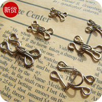 后面有调节扣可以调节-调节加长扣延长<em>扣四扣</em>