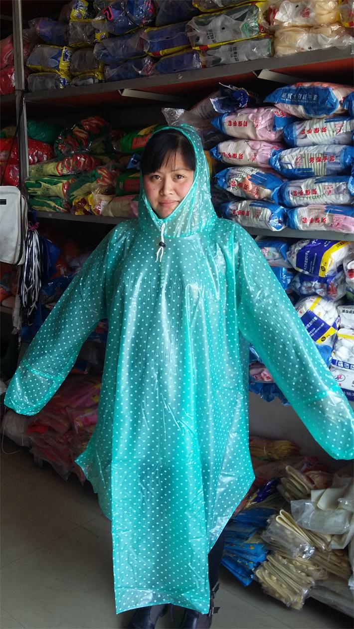 the republic of korea fashion transparent crystal lovely Shuiyu Dot ma'am Electric vehicle motorcycle Raincoat Poncho Sleeved free shipping