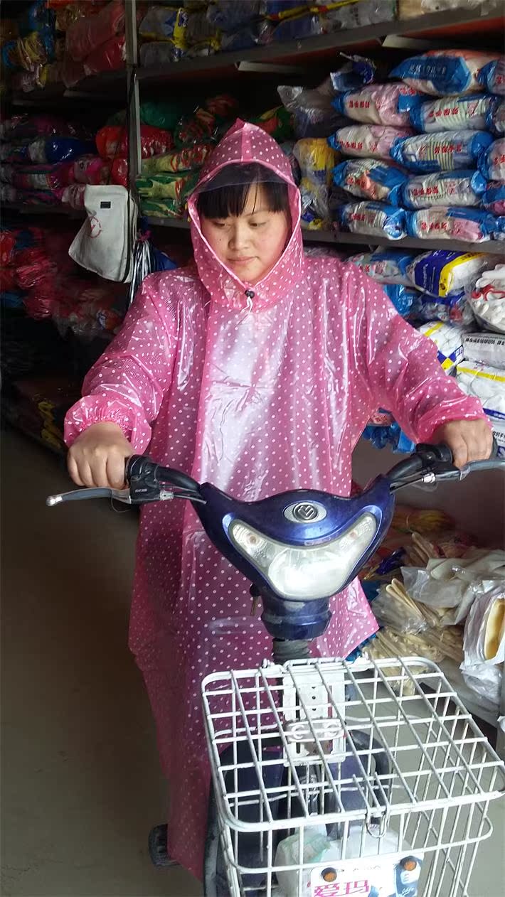 the republic of korea fashion transparent crystal lovely Shuiyu Dot ma'am Electric vehicle motorcycle Raincoat Poncho Sleeved free shipping