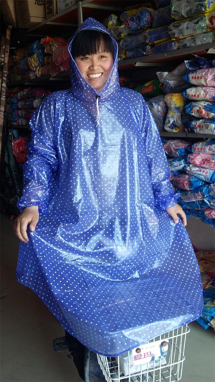 the republic of korea fashion transparent crystal lovely Shuiyu Dot ma'am Electric vehicle motorcycle Raincoat Poncho Sleeved free shipping