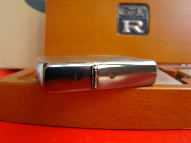 Зажигалка Zippo Оригинальные аутентичные подлинной Zippo зажигалка 1993 Nissan GT-r автомобиль деревянной коробке набор из трех Посвященным Чистая медь, Серебро Зажигалка Zippo Оригинальные аутентичные подлинной Zippo зажигалка 1993 Nissan GT-r автомобиль деревянной коробке набор из трех Посвященным Чистая медь, Серебро