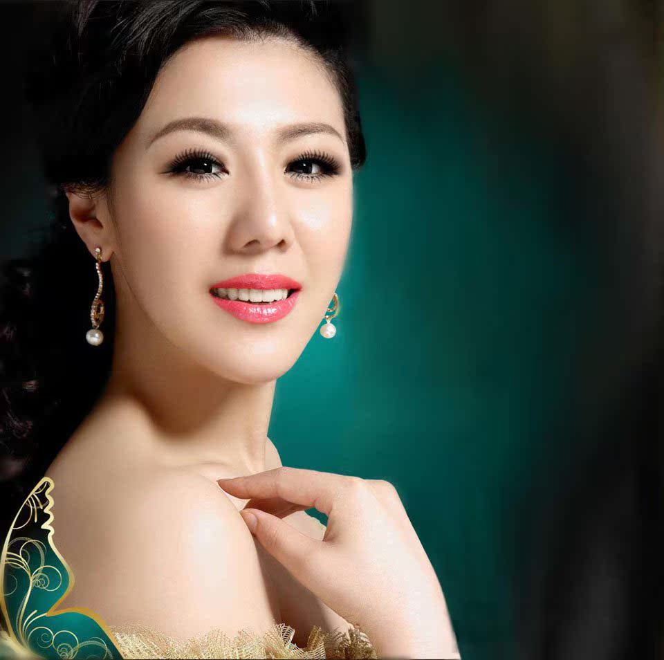 金色珍珠般高贵的极品<em>MM</em> - 美女<em>贴图</em> - 华声论