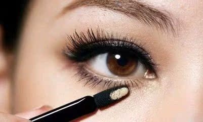 【上海化妆培训大眼妆时尚妆技巧上海柔上形象