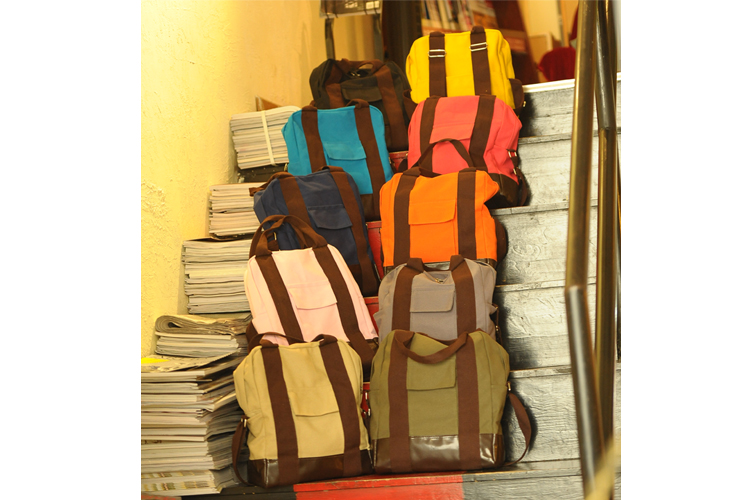 Сумка North bag 004 North bag Жен. Холщевка Мягкие Молния Сумка с карманом на молнии, Карман для мобильного Сумка-планшет Шовная линия Однотонный цвет Нет Мягкая Может 100 Для отдыха Средняя (максимальная длина 30-50 см) Японский и южнокорейский дизайн Вертикальная модель Две ручки Сумка на 2 плеча Сумка North bag 004 North bag Жен. Холщевка Мягкие Молния Сумка с карманом на молнии, Карман для мобильного Сумка-планшет Шовная линия Однотонный цвет Нет Мягкая Может 100 Для отдыха Средняя (максимальная длина 30-50 см) Японский и южнокорейский дизайн Вертикальная модель Две ручки Сумка на 2 плеча