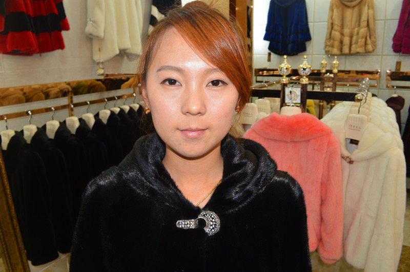 【供应<em>佟二堡貂皮大衣女款</em>整貂带帽水貂2013