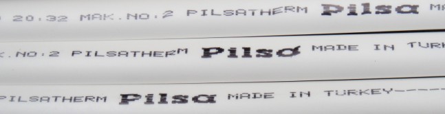 进口皮尔萨英文是pilsa和pilsa,在水管上,大写商标   pil是黑字,sa