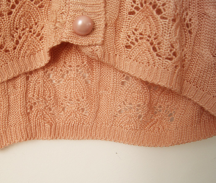 12<em>春秋薄</em>钩花镂空宽松蝙蝠<em>7分袖</em>甜美<em>针织开衫</em>