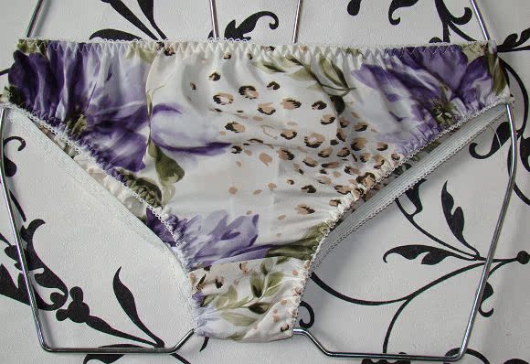 桑蚕丝<em>胸罩</em>/<em>真丝</em>内衣内裤/<em>真丝文胸</em>套装/紫豹<em>花</em>