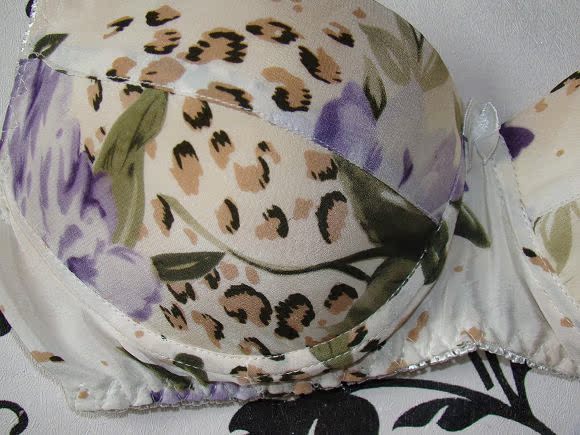 桑蚕丝<em>胸罩</em>/<em>真丝</em>内衣内裤/<em>真丝文胸</em>套装/紫豹<em>花</em>