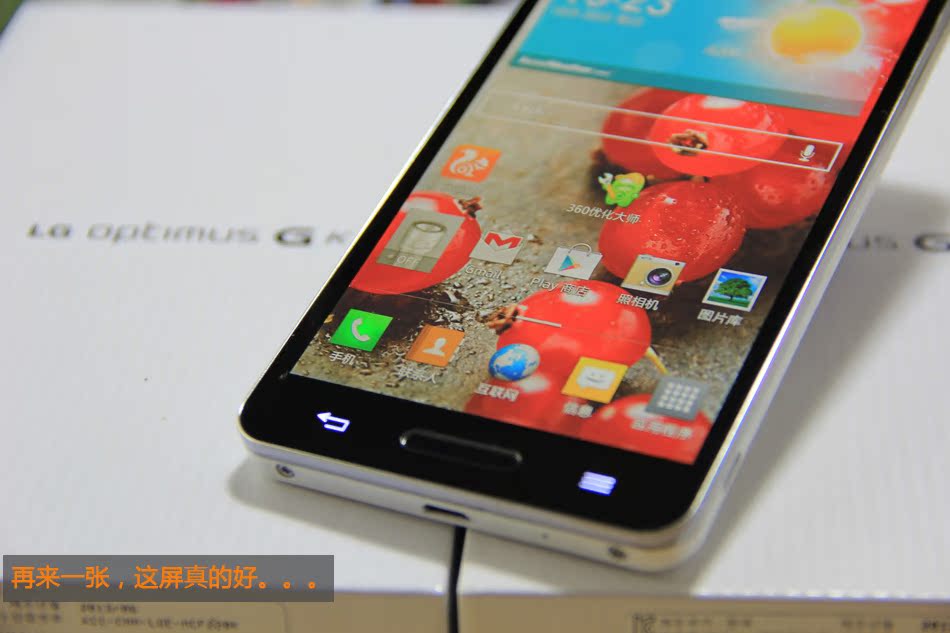 Мобильный телефон LG Optimus GK F220K 1080P P765 Мобильный телефон LG Optimus GK F220K 1080P P765