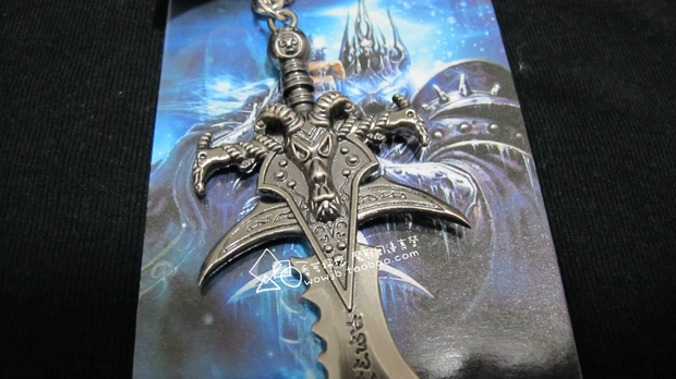 [Three Crown] Các sản phẩm ngoại vi của World of Warcraft WOW Frostmourne Knife Buckle World of Warcraft Key Chain - Game Nhân vật liên quan