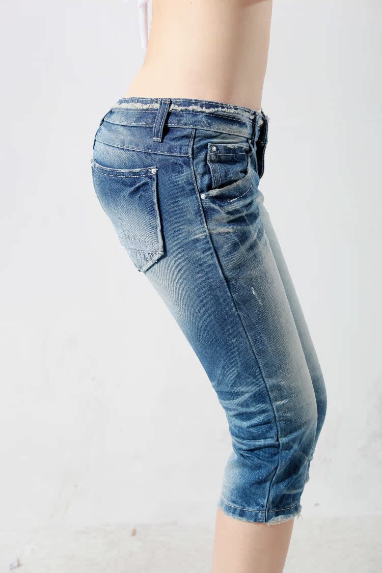 Джинсы женские Hot & pretty d.g33403 # 2013 Hot & pretty Hot & pretty Узкие брюки-карандаш Капри, укороченные брюки Светлый цвет 2013 года Заниженная талия Рисунок, Другой стиль, Вышивка, Рекомендуется ручная стирка, Окрашено под старину, Складки, С белыми потёртостями, Со вставками из полотна Полностью хлопковая джинсовая ткань