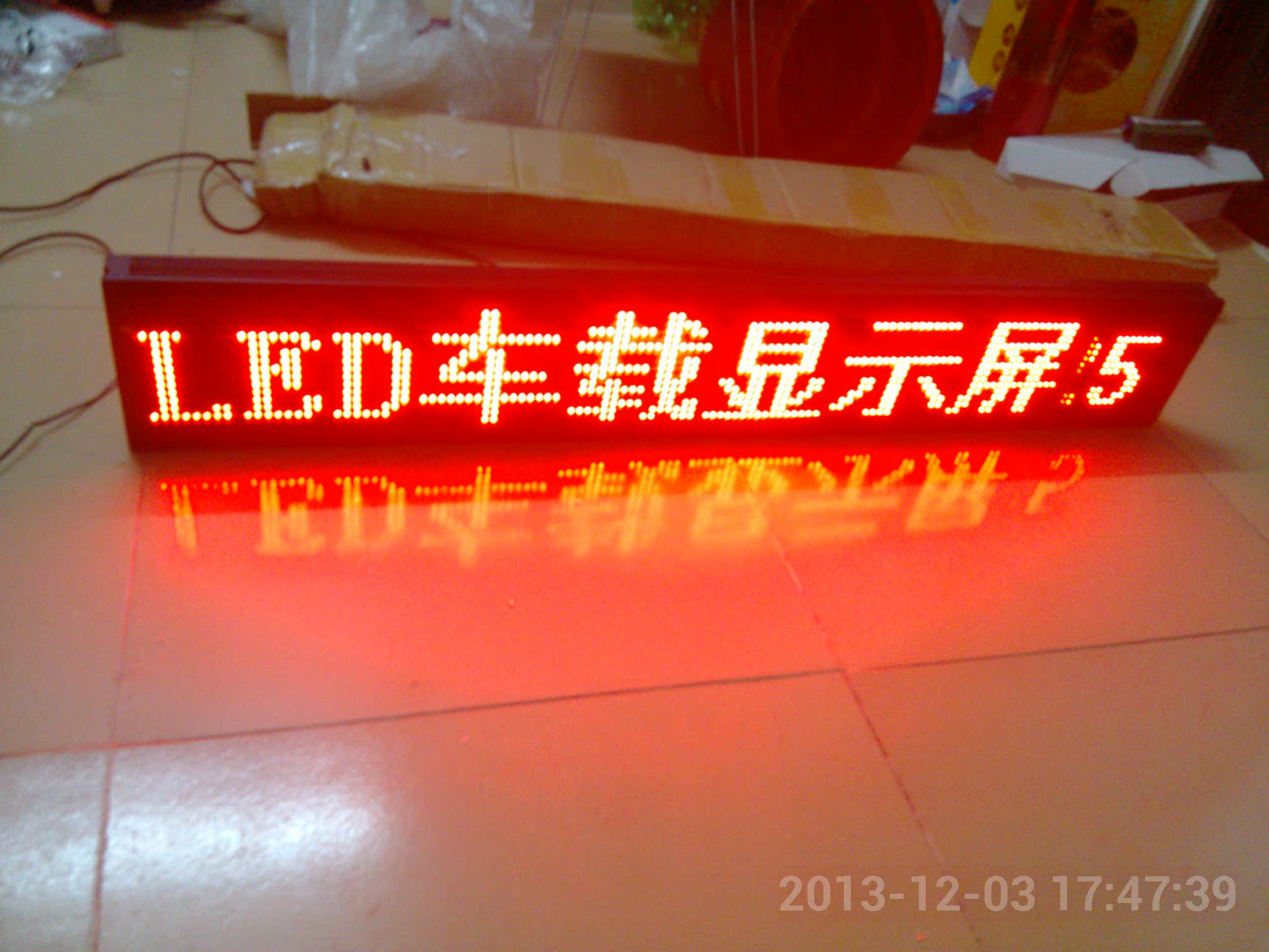 【led车载屏广告屏电子广告吸盘显示屏P6红8