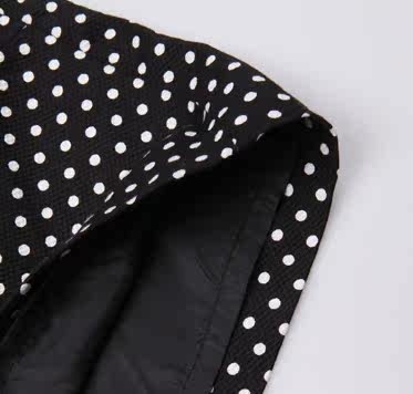 限时3折 <em>艾格</em> <em>ES</em> 春季 <em>波点</em>印花褶锏<em>短裤</em>1303