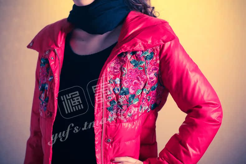 渔牌5101寻芳绣花亮片高腰修身轻便型羽绒服