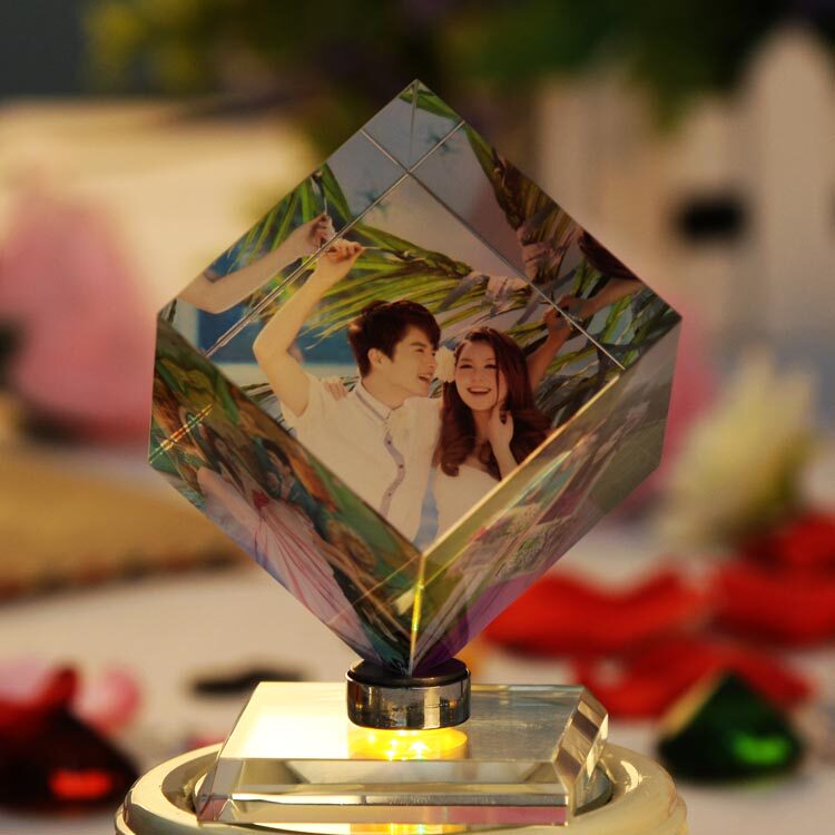 批发采购水晶工艺品-水晶<em>魔方</em>旋转立方体<em>照片</em>