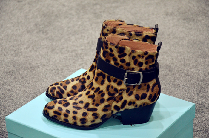 Женские сапоги Leopard конского волоса Женские сапоги Leopard конского волоса
