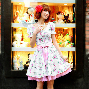 ���¸�ɫ�黨ʱ�к������ɰ�����ȹ��Ůװ�¿�������