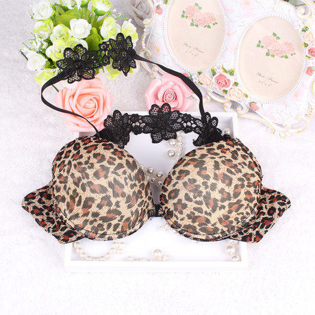 日系<em>少女</em>前扣美背<em>文胸</em> 性感聚拢花朵挂脖内衣