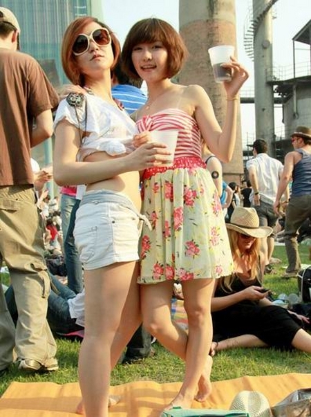 INTRO北京电子<em>音乐</em>节潮人<em>变身辣妹</em>街拍--om2