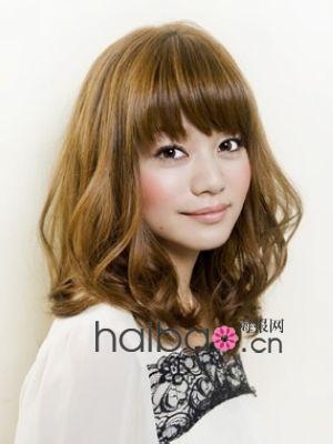成为冬日里<em>怎样扎头发好看</em>视频的精灵少女吧,