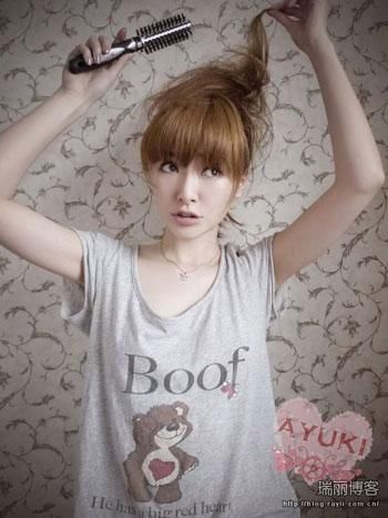 短发<em>怎么扎头发好看</em>七夕甜美约会发型 教你团