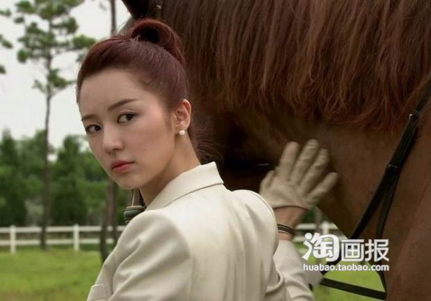 《拜托小姐》尹恩惠百变<em>发型</em>各种<em>绑头发的</em>方法
