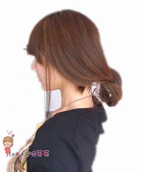 <em>怎样扎发型</em>小安教你快速由长发变身BOBO头_