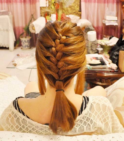 秋季流行简单实用男生<em>好看</em>的<em>发型梳法发型</em>教程